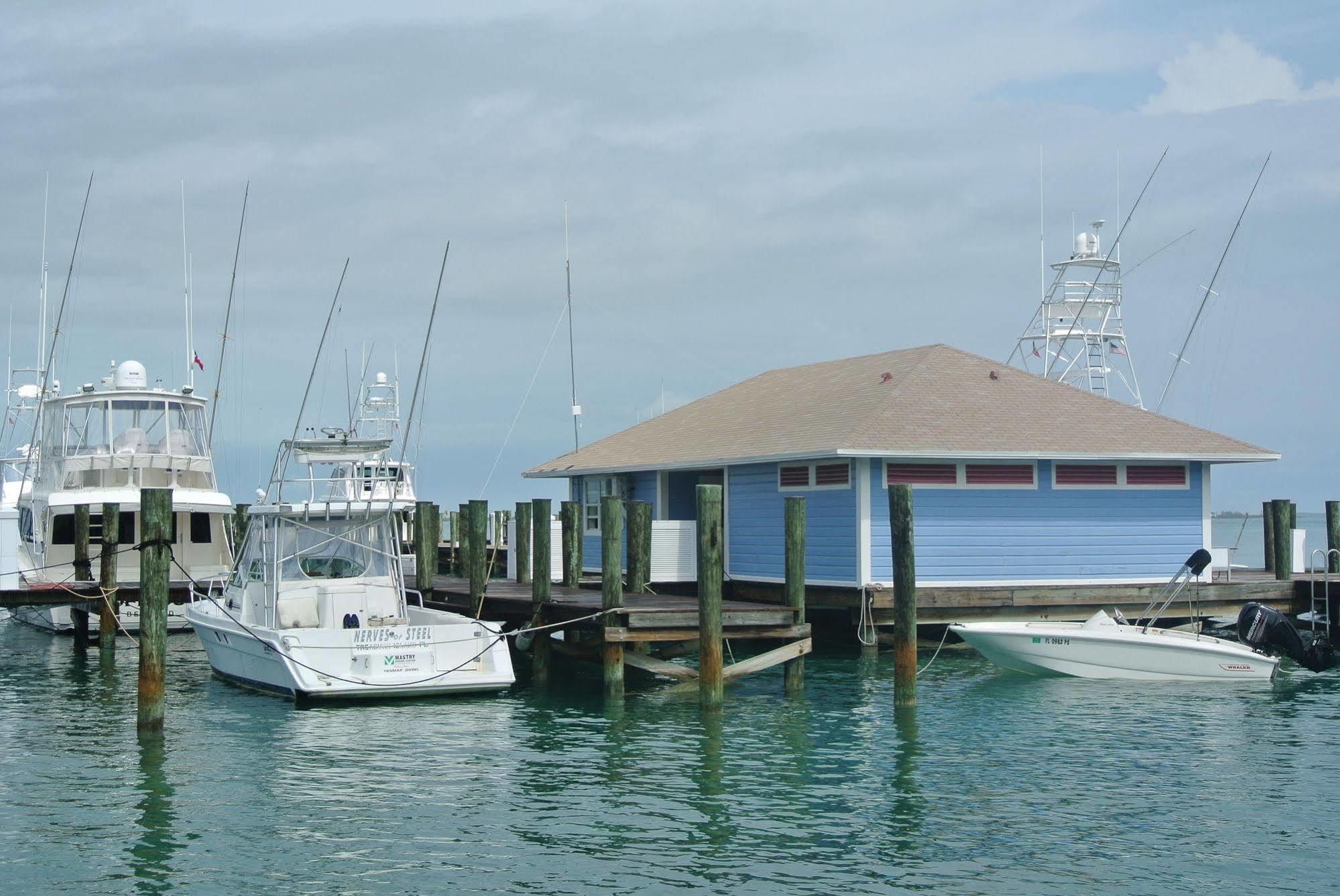 Romora Bay Resort & Marina Dunmore Town Exteriör bild